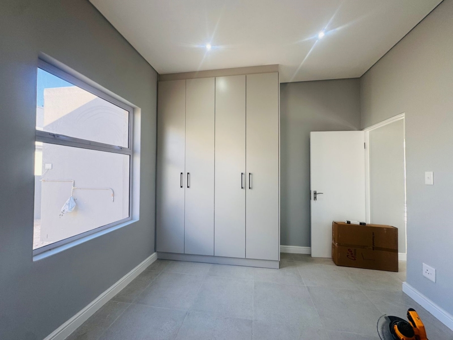 To Let 3 Bedroom Property for Rent in Somerset Lakes Western Cape